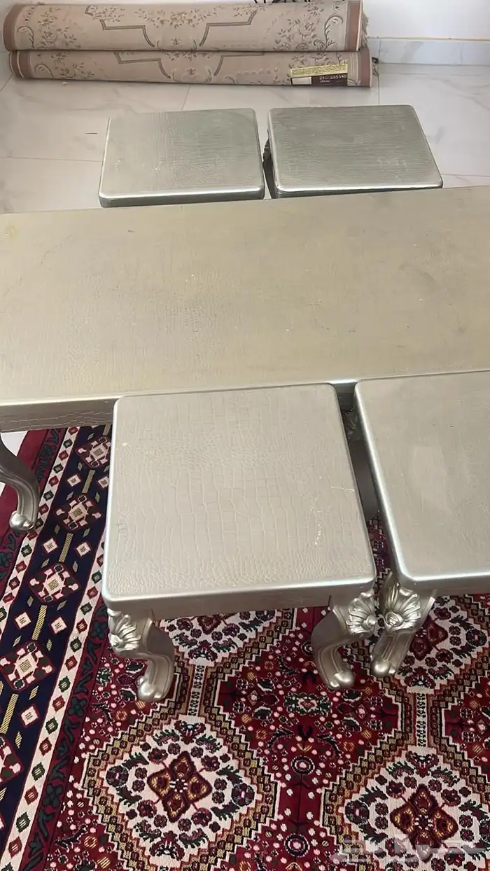 طاولة كبيرة واربع خدمة 4