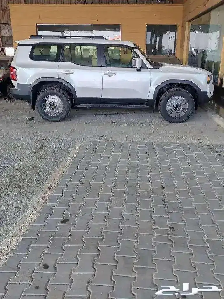 تويوتا برادو TXL3 بنزين 2025 بقسط 3100 لدي الحسن 3