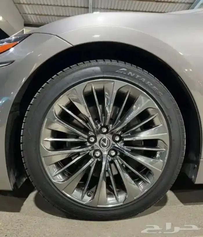 Lexus LS350 2019 3