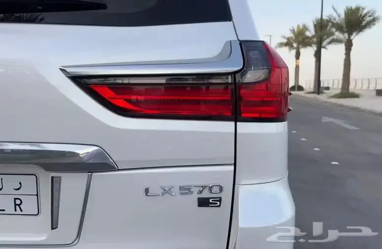 لكزس 2021 فل سعودي LX_570 ممشي قليل 22 ألف km 14