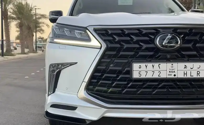 لكزس 2021 فل سعودي LX_570 ممشي قليل 22 ألف km 18