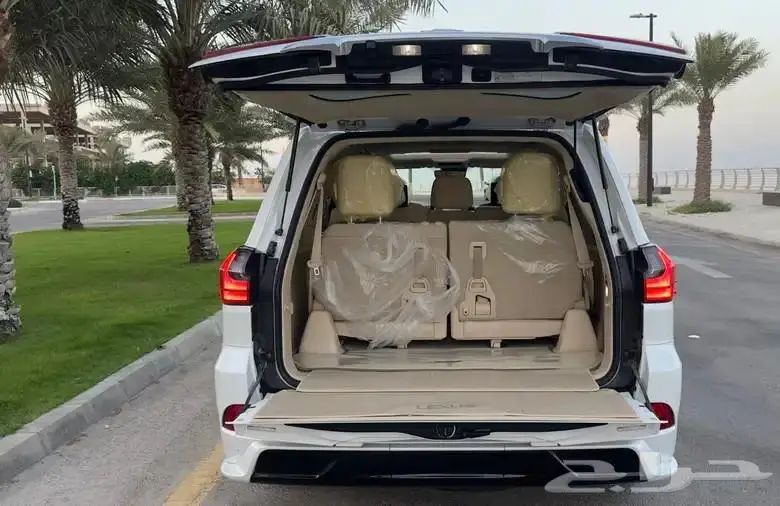 لكزس 2021 فل سعودي LX_570 ممشي قليل 22 ألف km 55