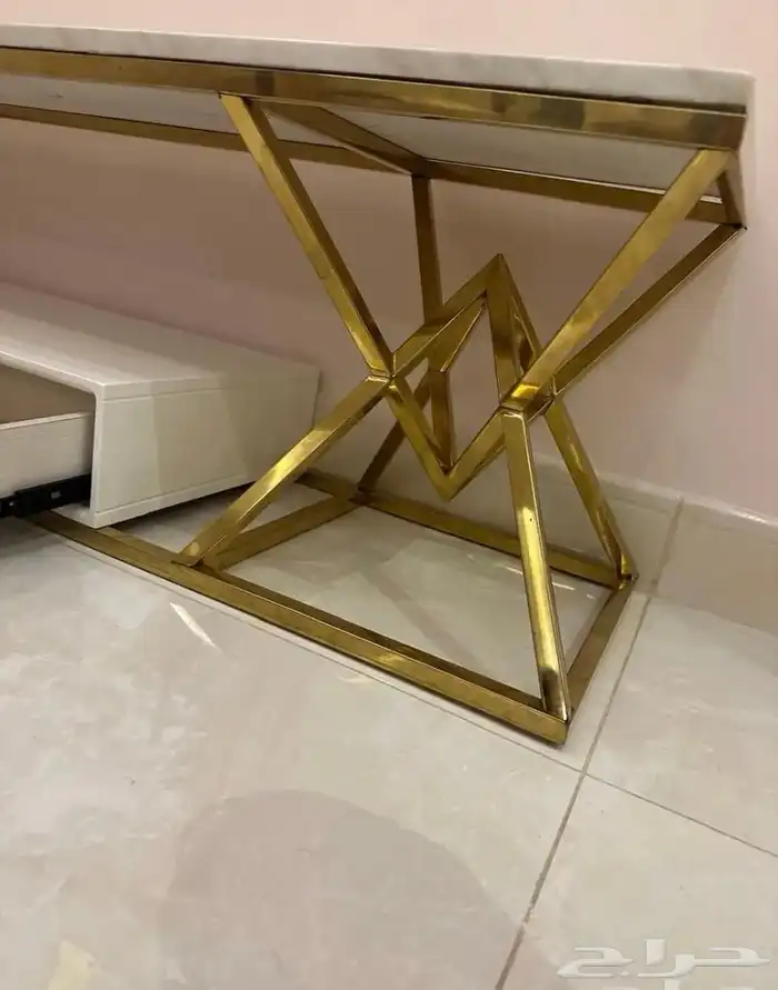 طاولة تلفاز 4