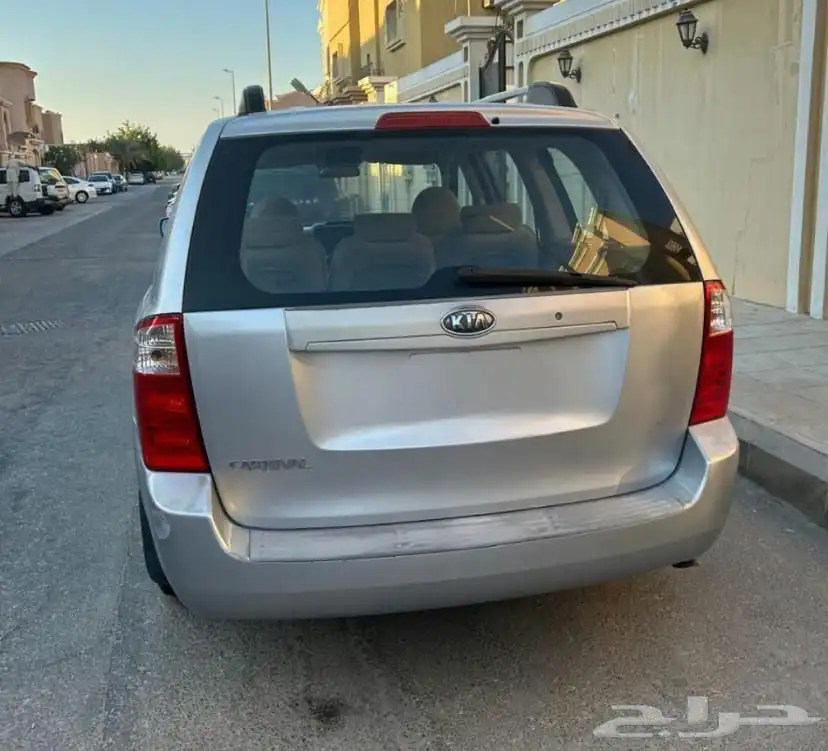 Kia carnival 1