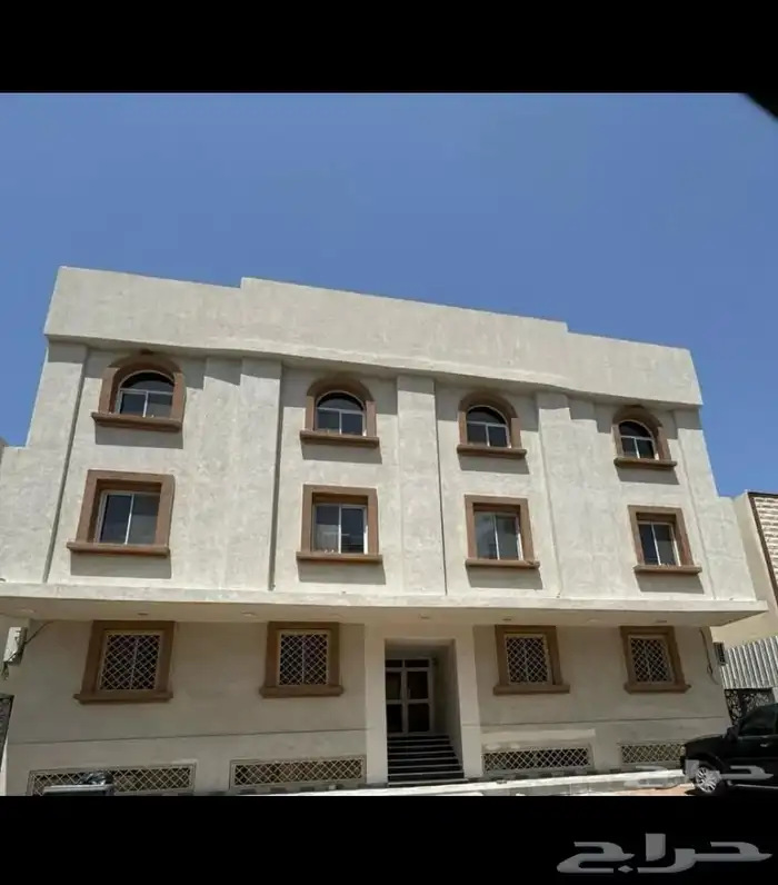 شقق جديدة للايجار خلف النور مول بحي العيون. 1