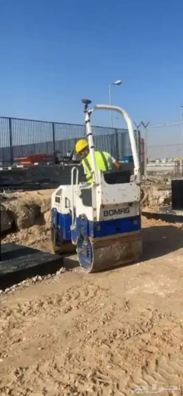 معدات للايجار Heavy equipment for rent 3