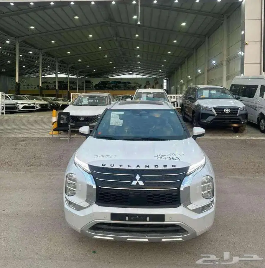 ميتسوبيشي اوتلاندر فل كامل بريميم 2025 15