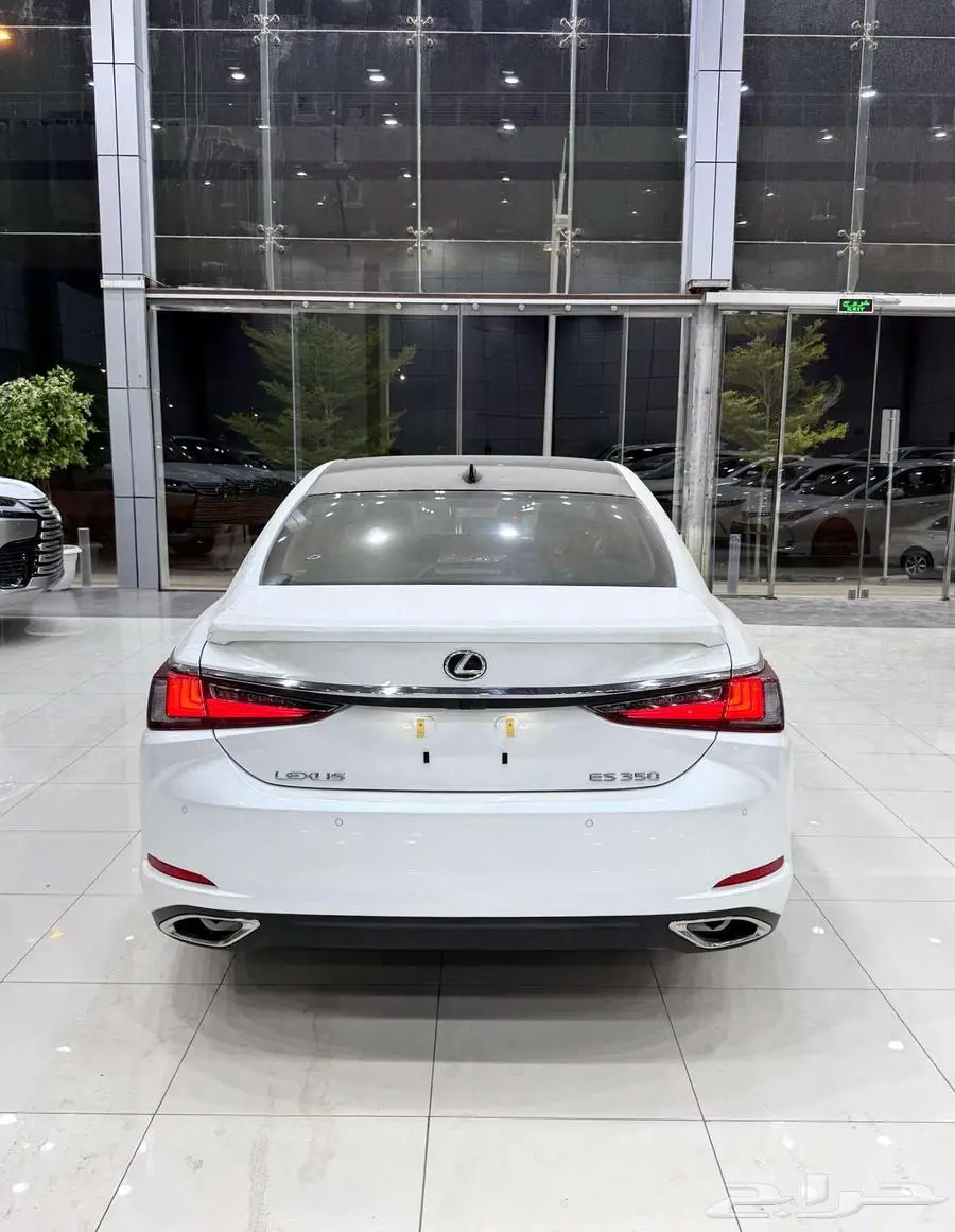 لكزس ( ES 350 DD ) موديل 2025 أقل الأسعار 6