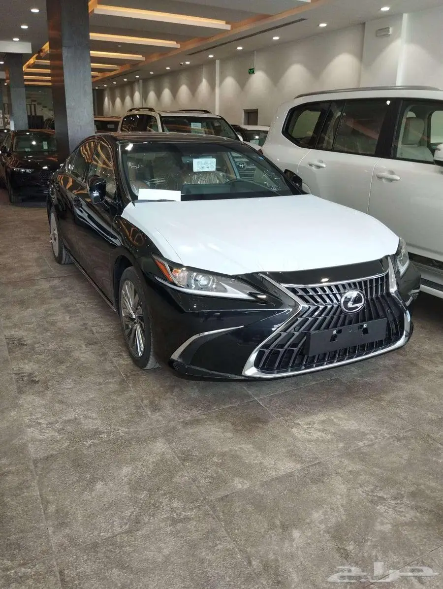 لكزس ES 350 CC نص فل سعودي 2025 11