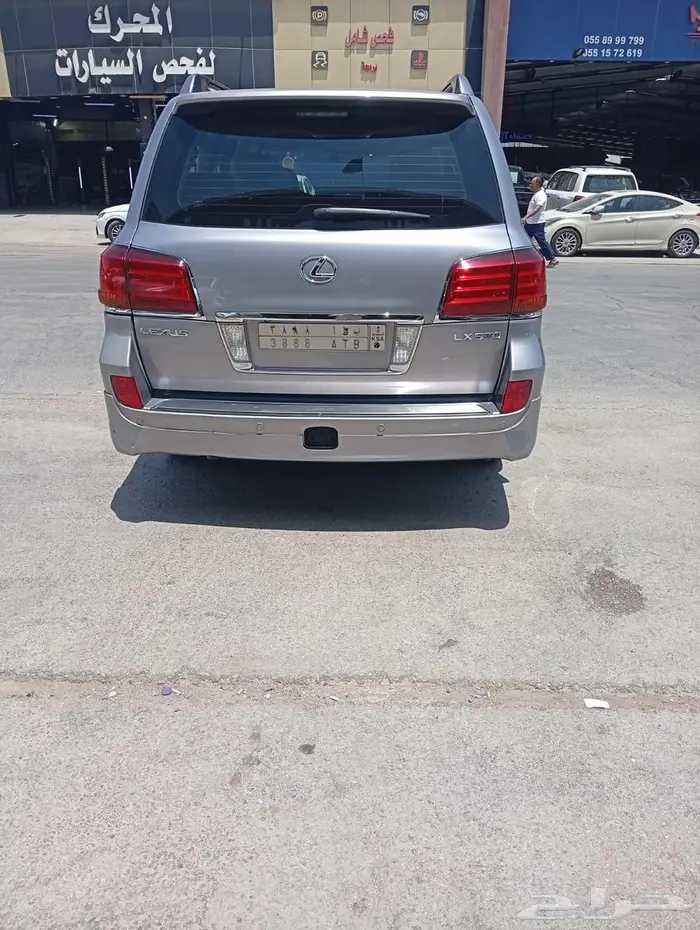جيب لكزس 570 LX موديل 2010 7
