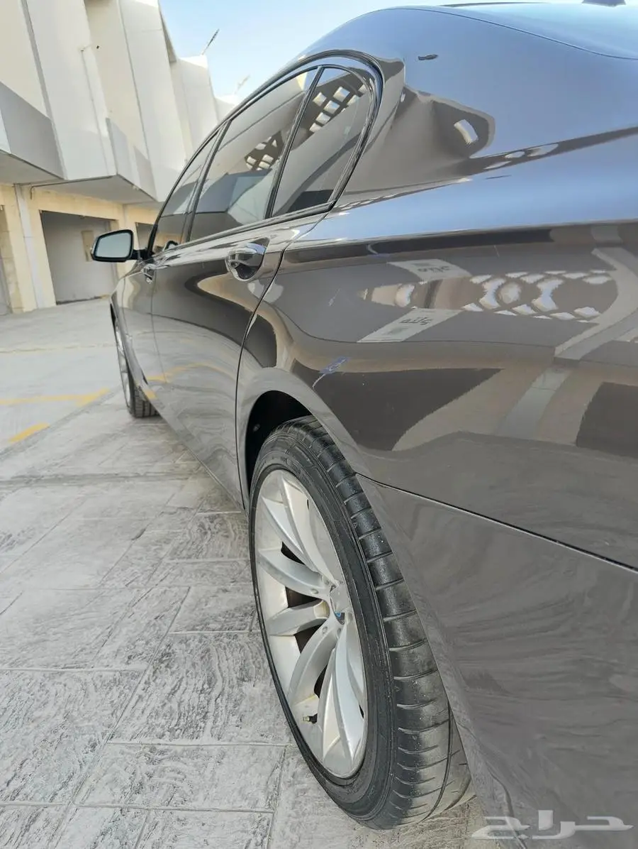 للبيع BMW 750 Li فل الفل 2014 بدي محركات وصيانة وكالة 23