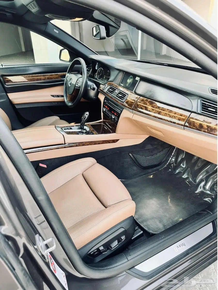 للبيع BMW 750 Li فل الفل 2014 بدي محركات وصيانة وكالة 30