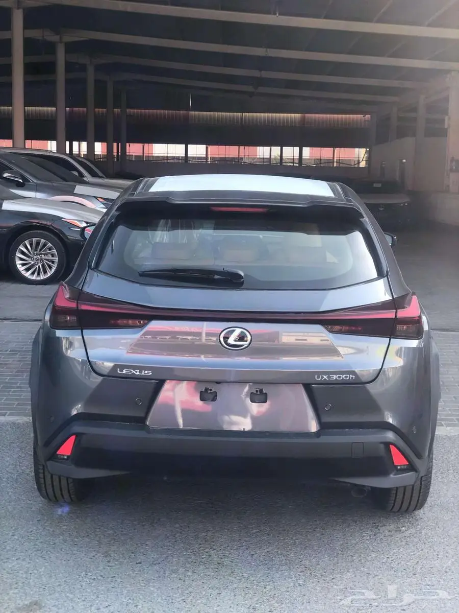 لكزس UX 300 AH 2024 هايبرد سعودي عرض بنك الجزيرة 3