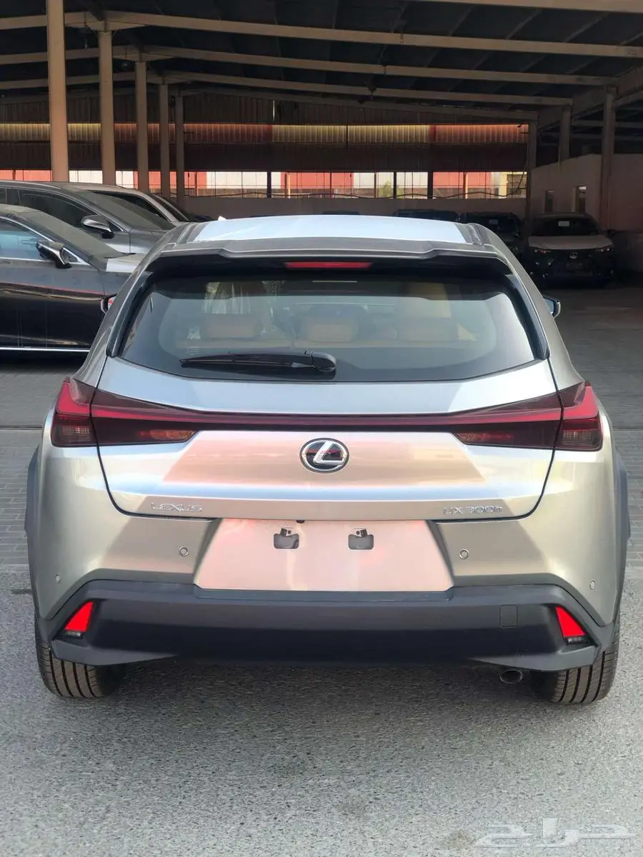 لكزس UX 300 AH 2024 هايبرد سعودي عرض بنك الجزيرة 17