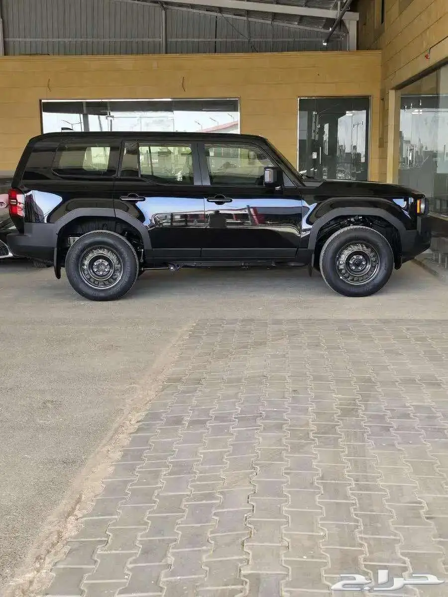 تويوتا برادو TX1 بنزين سعودي 2025 متوفر لدى الحسن 3