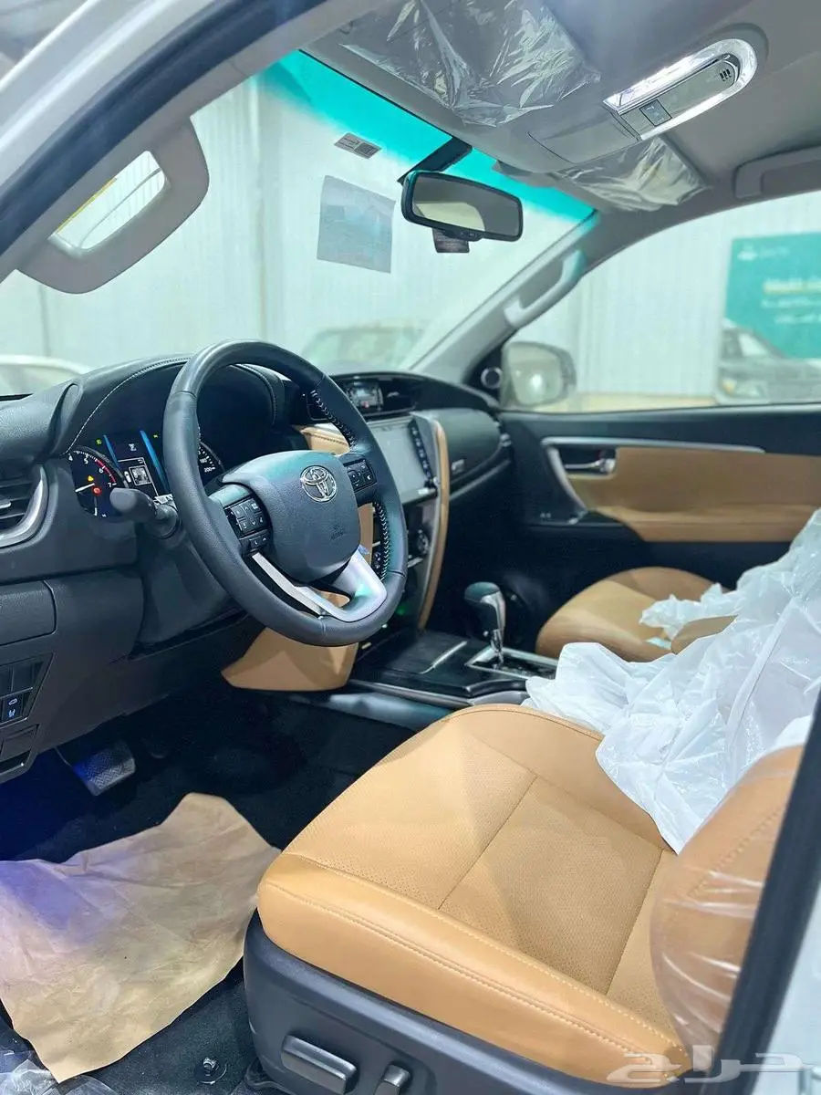 فورشنر بنزين 6سرندل VX1 2025 ويتوفر VX3 . 3