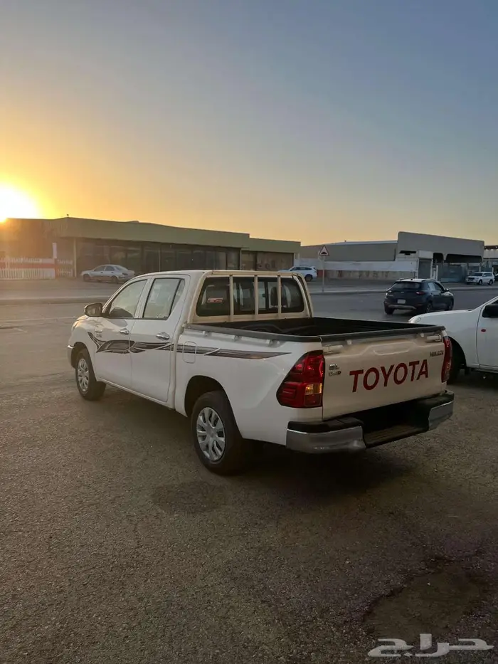 تويوتا هايلوكس غمارتين GL 2025 5