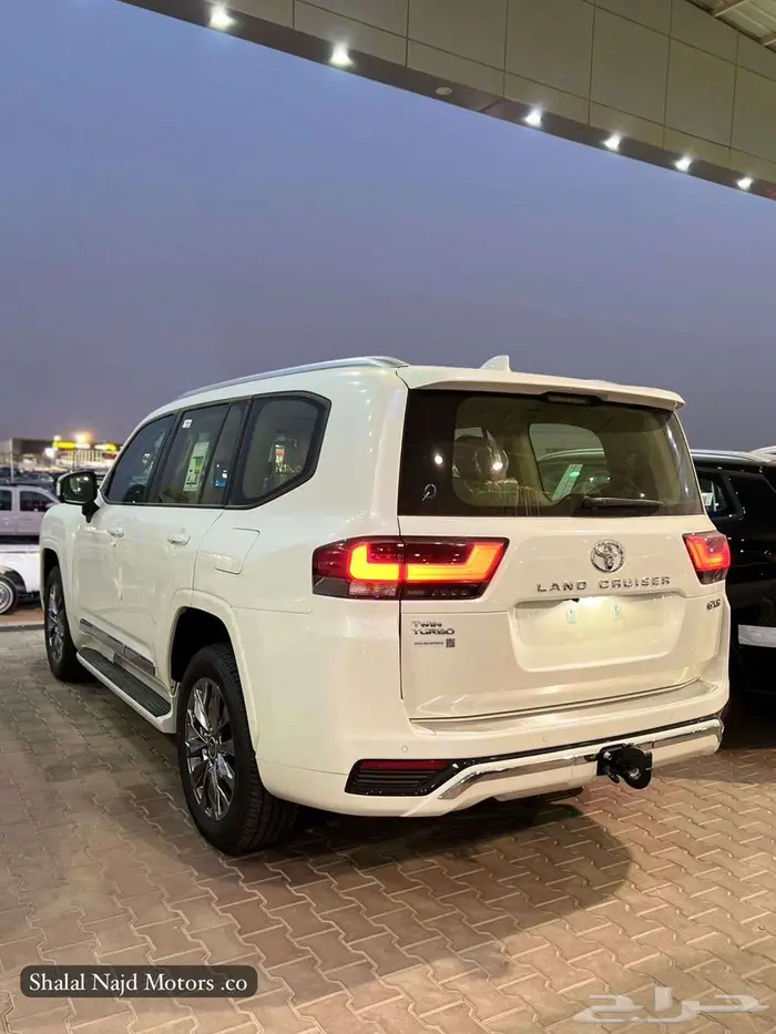 تويوتا لاند كروزر GXR4 ب 284500 بطاقه 1