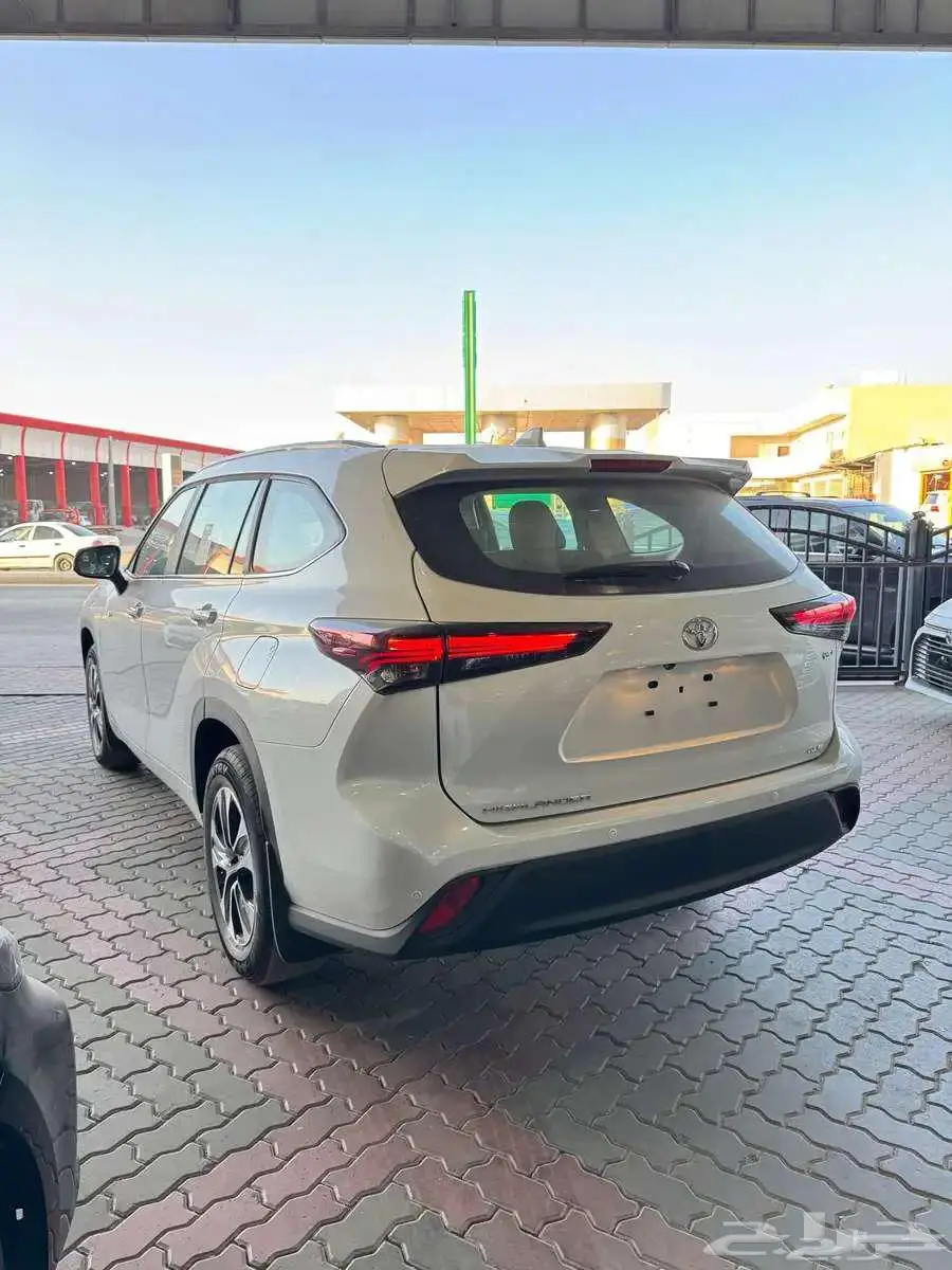 تويوتا هايلاندر GLE هايبرد 2025 1