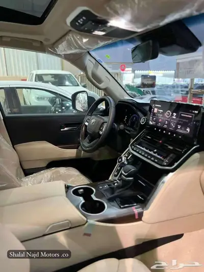 لاندكروزر ( GXR 4 ) موديل 2025 بنزين - 284500 بطاقه 1
