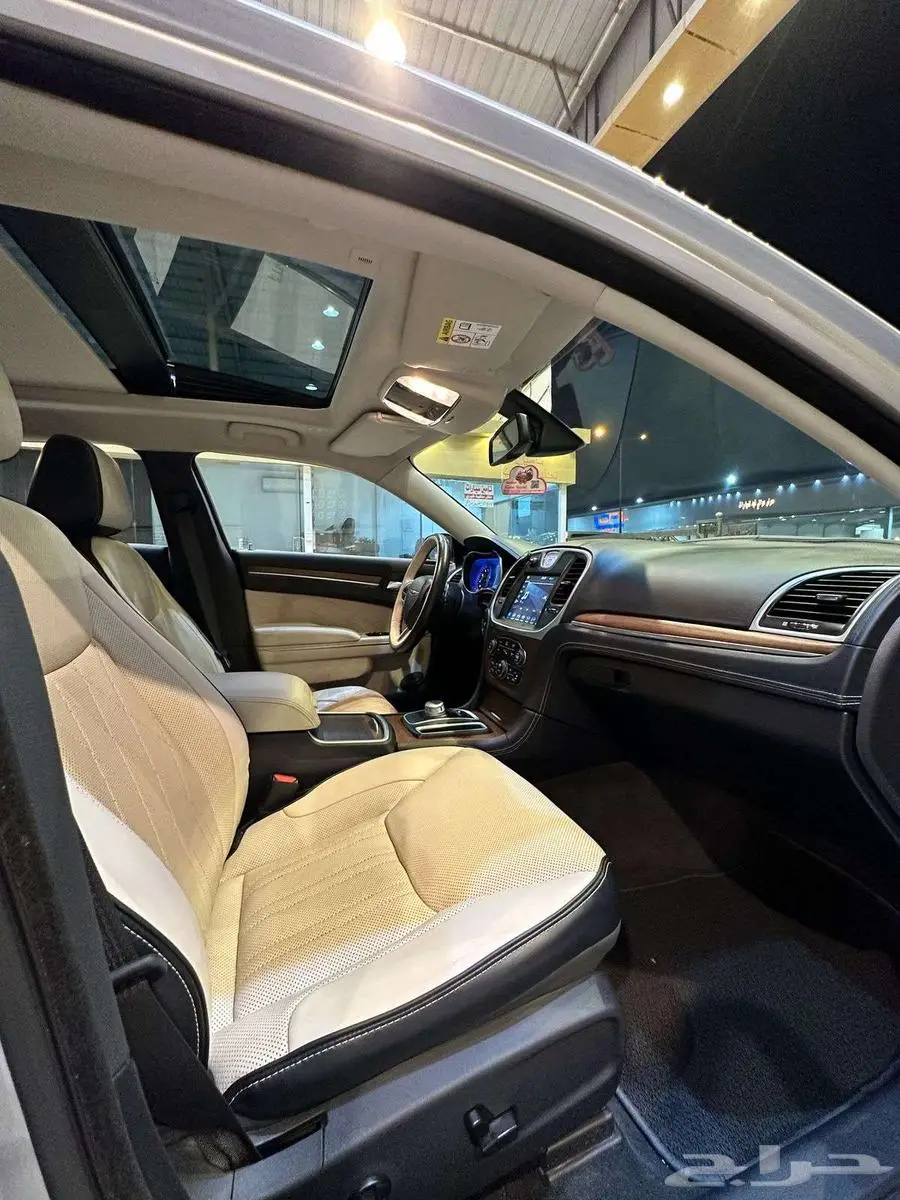كرايزلر C300 2021 18