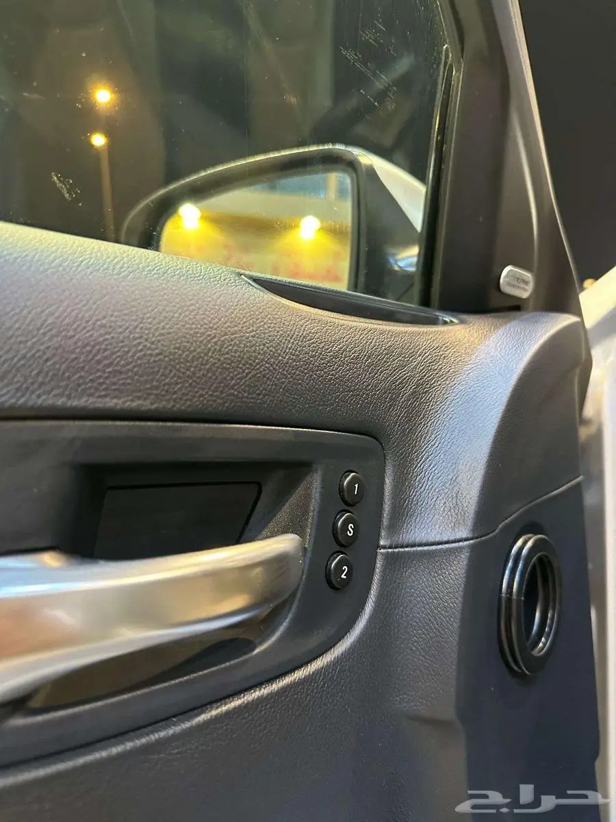 كرايزلر C300 2021 10