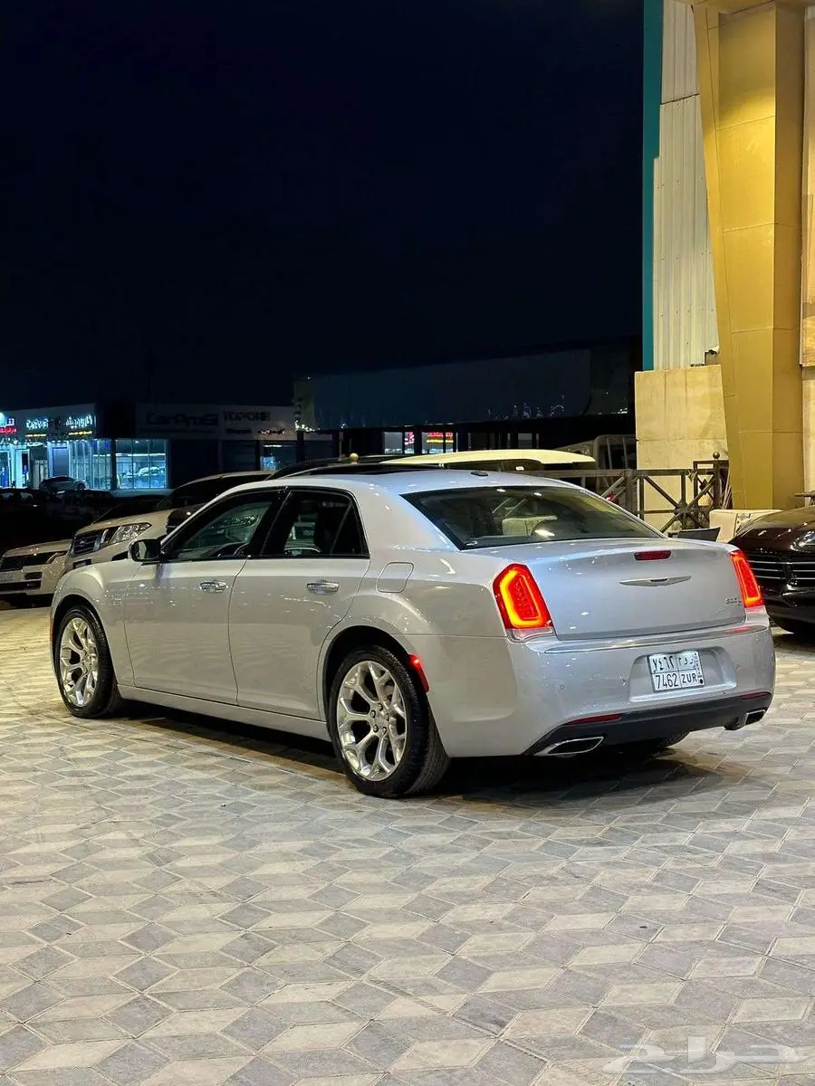 كرايزلر C300 2021 3