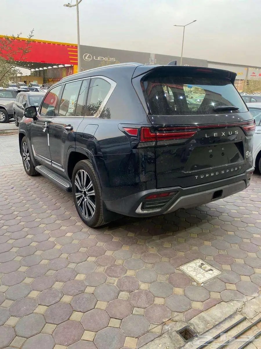 لكزس LX600 Sport 2025 وارد الساير اصفار 6