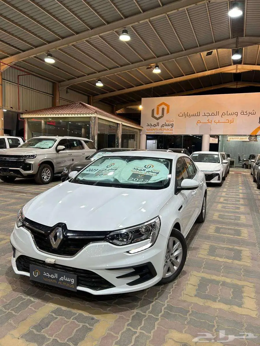 عرض خاص رينو ميجان 1.6 استاندر موديل 2023 بطاقه جمركيه 1