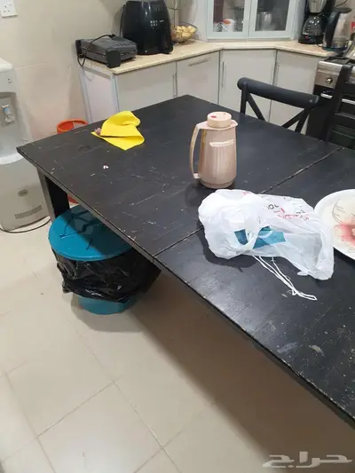 طاولة طعام سويدية من إيكيا 0