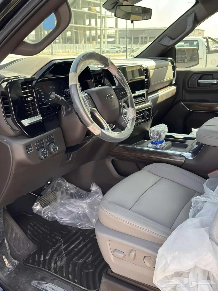 سلفرداو تريل بوس Z71 غمارة 2025 سعودي كاش وتمويل 27