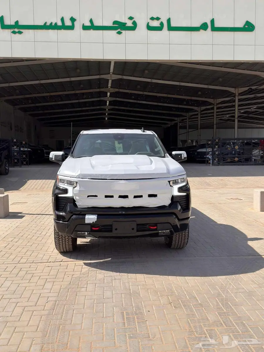 سلفرداو تريل بوس Z71 غمارة 2025 سعودي كاش وتمويل 0