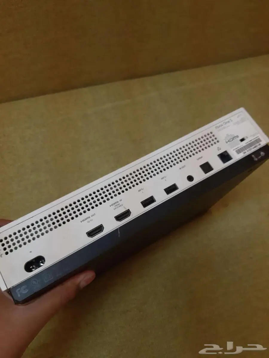 Xbox 1 s مساحته واحد تيرا شغال نضيف 0