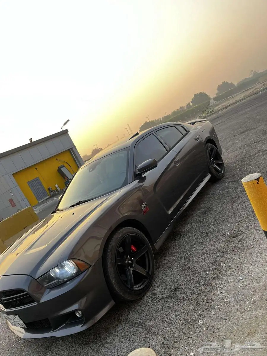 تشارجر 2014 RT و كابرس 2005 SS 10