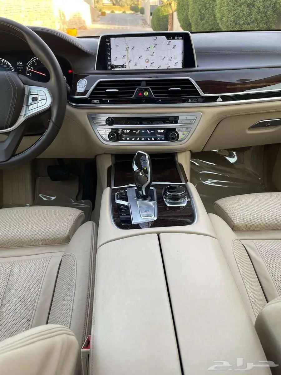 بي إم دبليو 750LI أبيض 2016 فل ماشي 25 ألف بحالة ممتازة 89