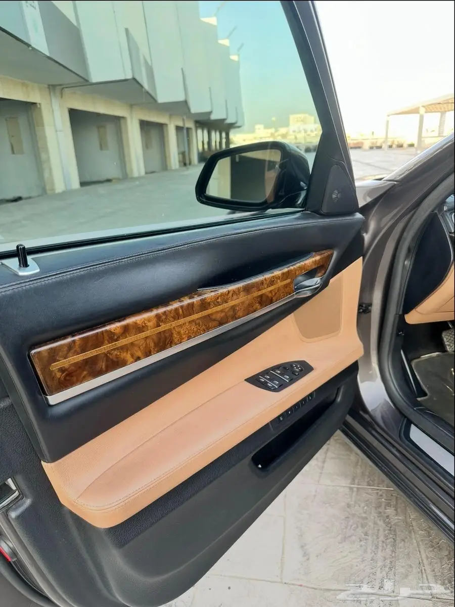 للبيع BMW 750 Li فل الفل 2014 بدي محركات وصيانة وكالة 25