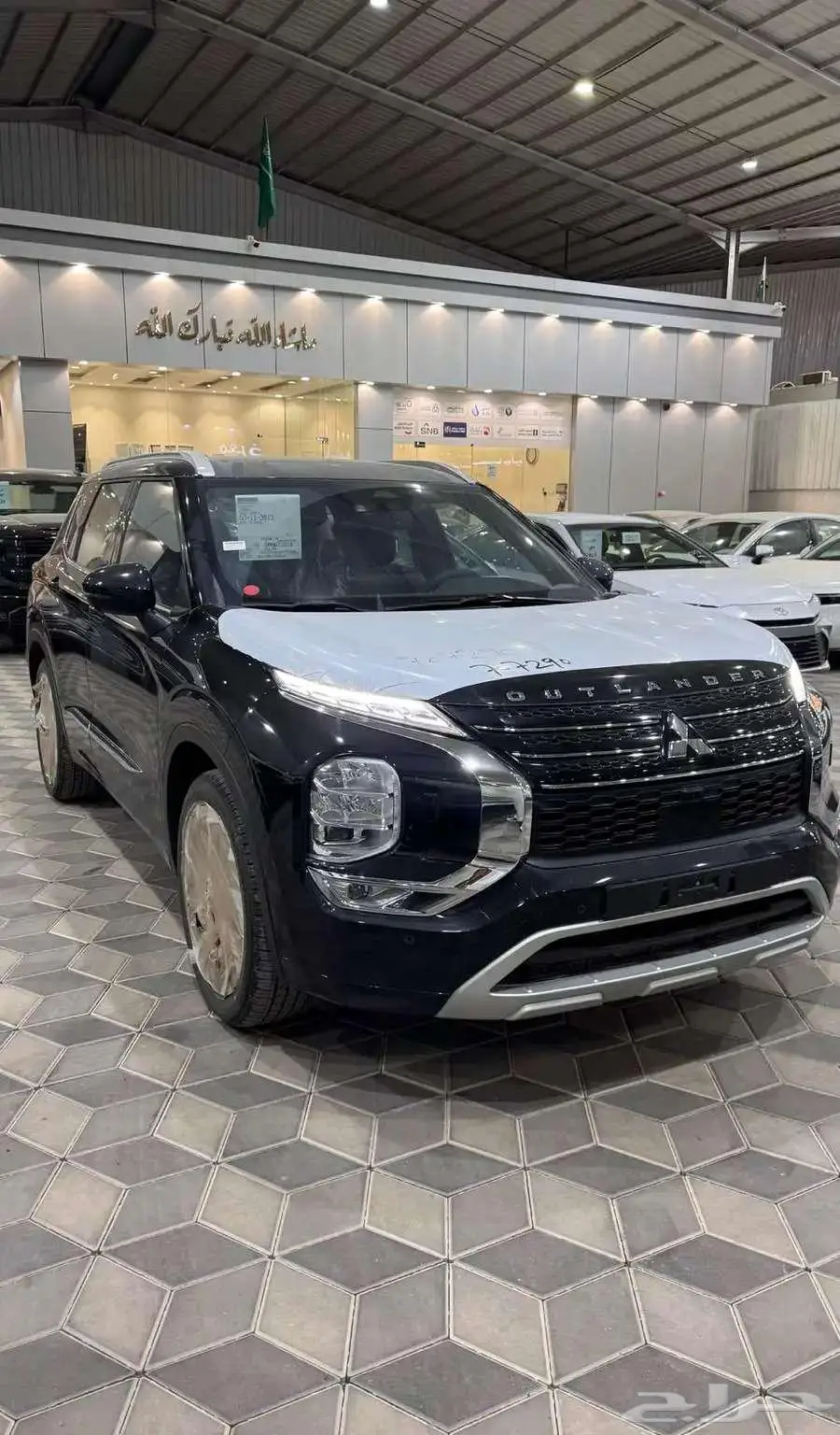 ميتسوبيشي اوتلاندر فل كامل بريميم 2025 1