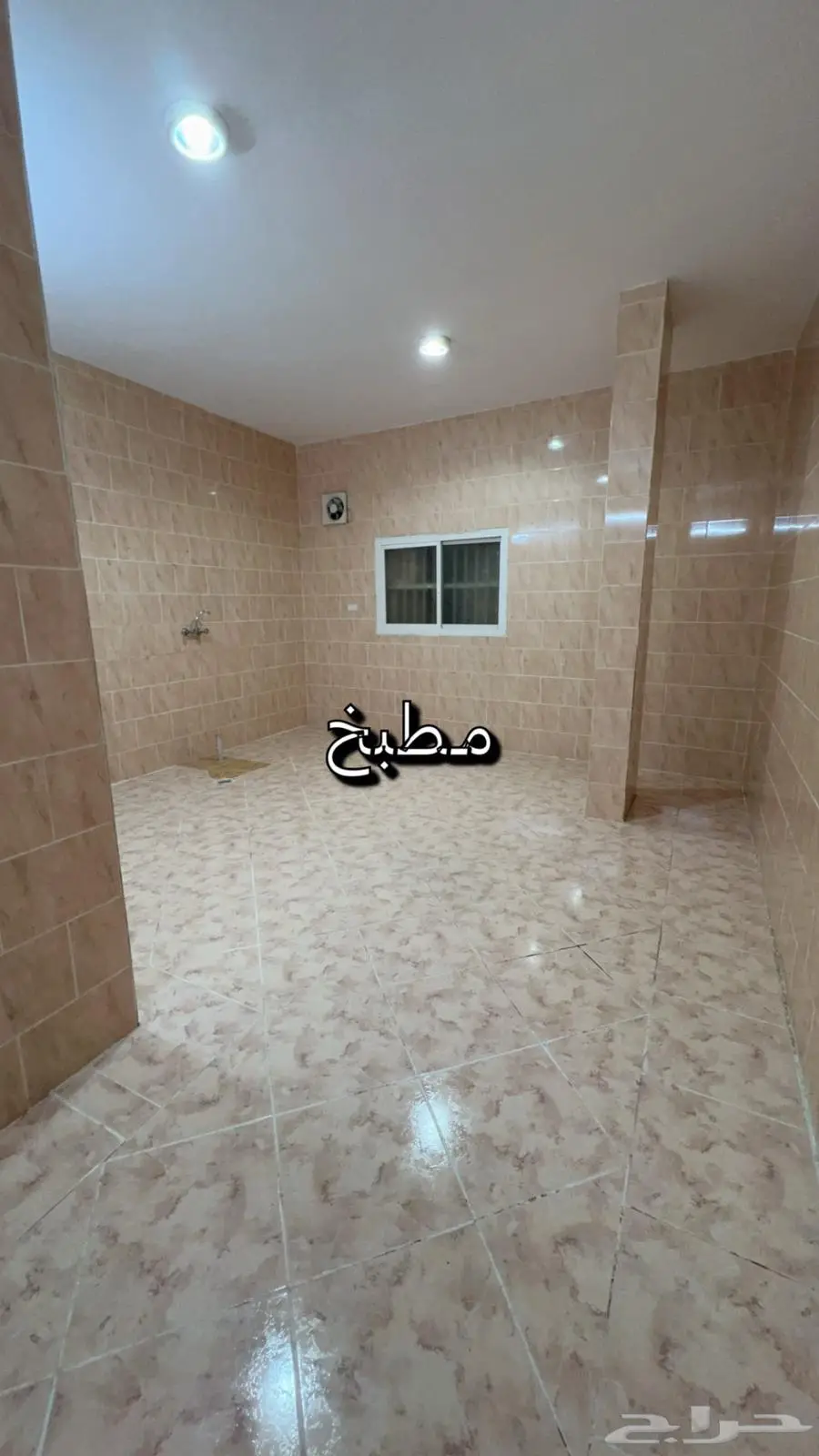 شقه للإيجار بمخطط الملك فهد 7