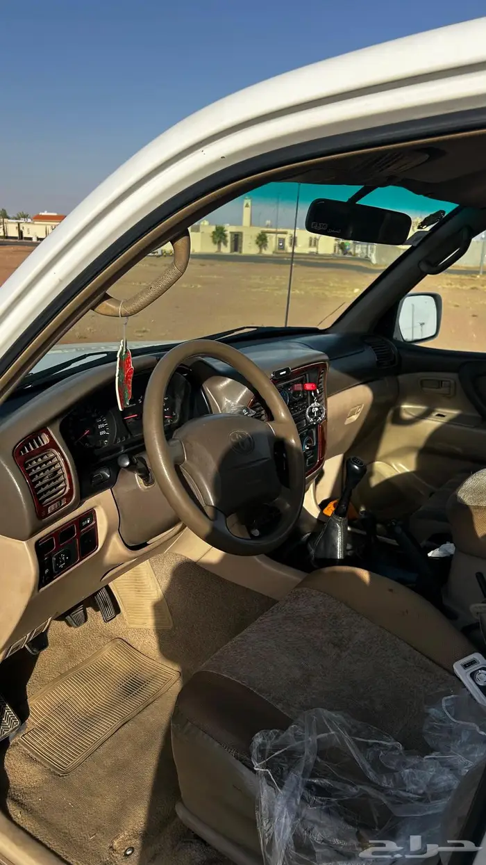 لاند كروزر GXR 2001 اصدار (50 عام) 11