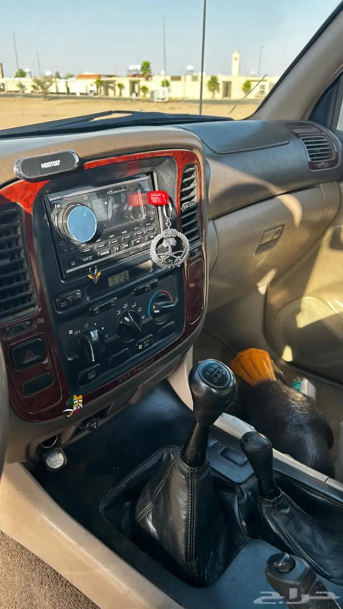 لاند كروزر GXR 2001 اصدار (50 عام) 6