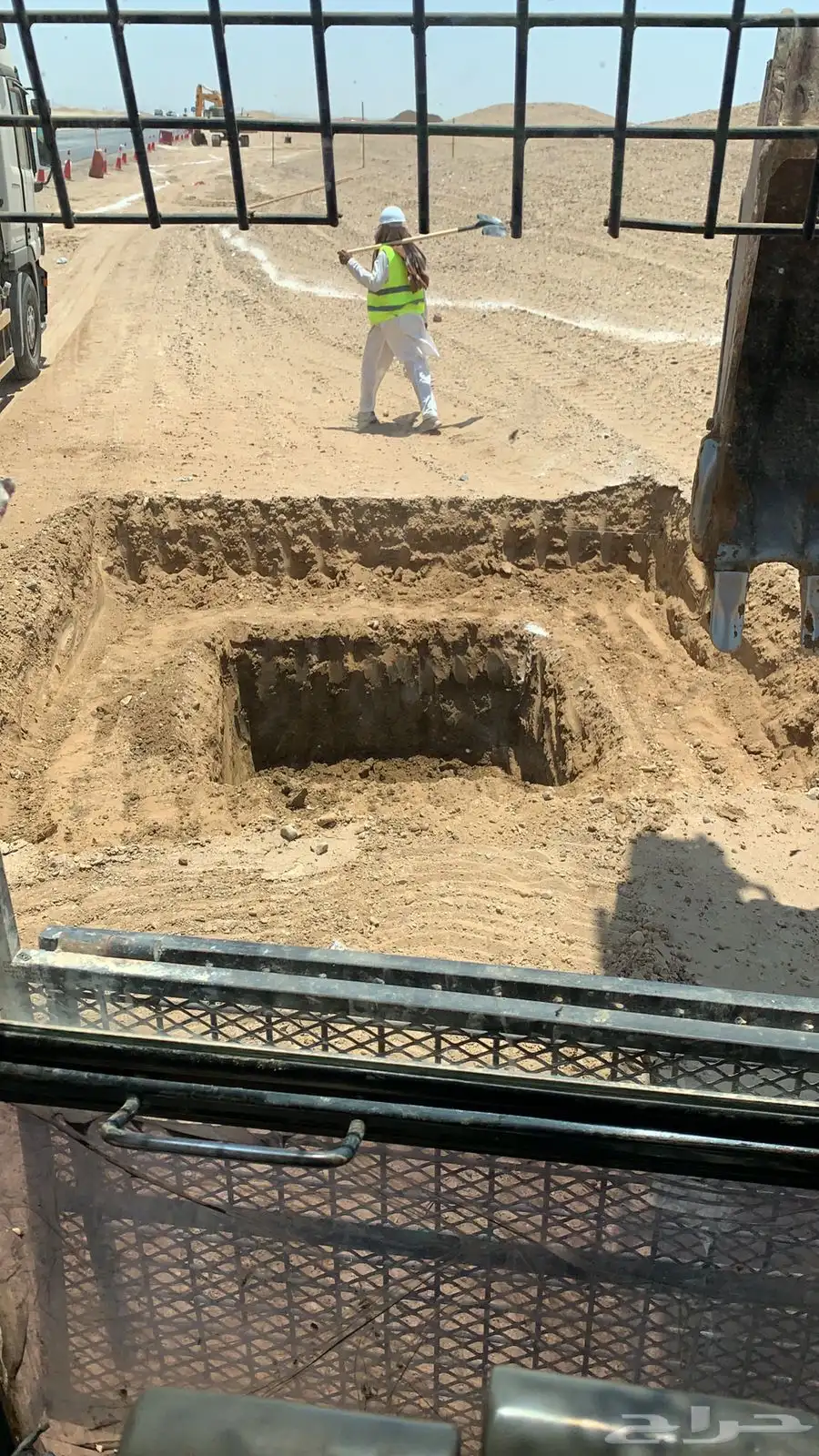 بكلينات قلابات للايجار الشهري والعمل بلمتر 4