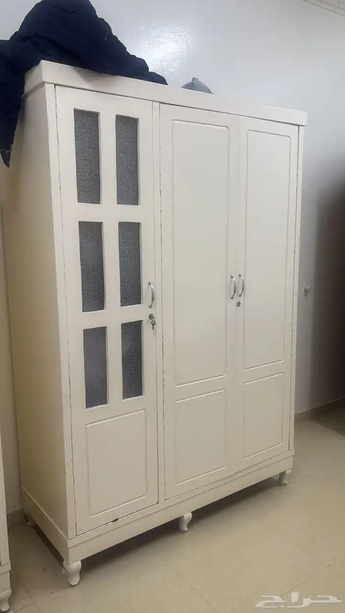 عندي خزانه متر ونص جهه تعليق وجهه تسفيط وسرير متر ونص وجدد 0
