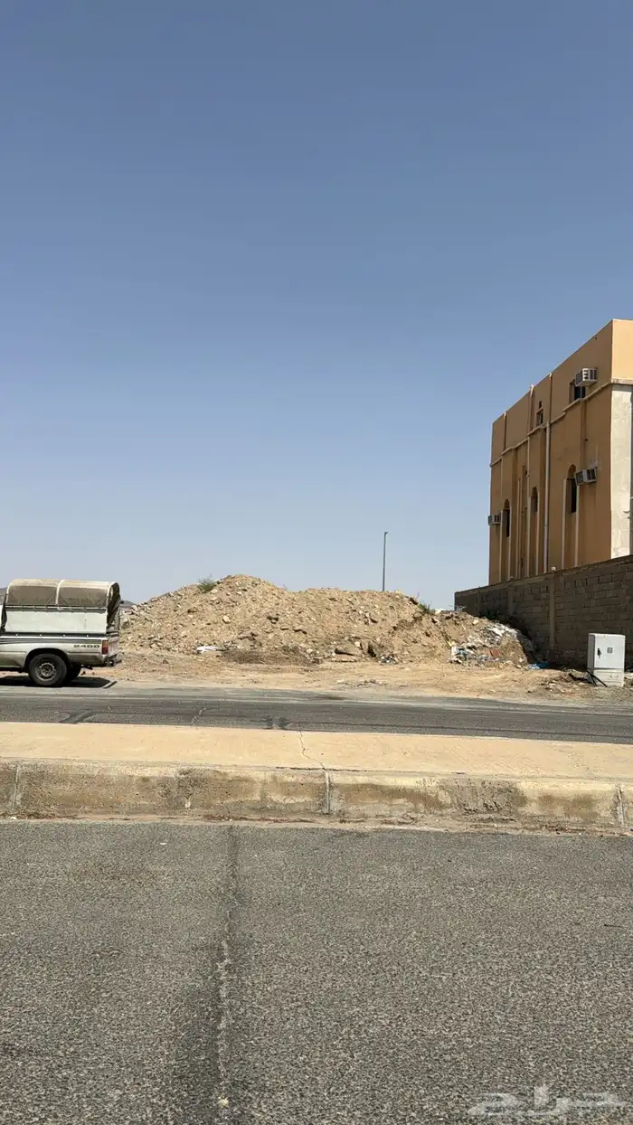 ارض في الحلقه الشرقيه موقع رهيب خلف طريق المطار 0