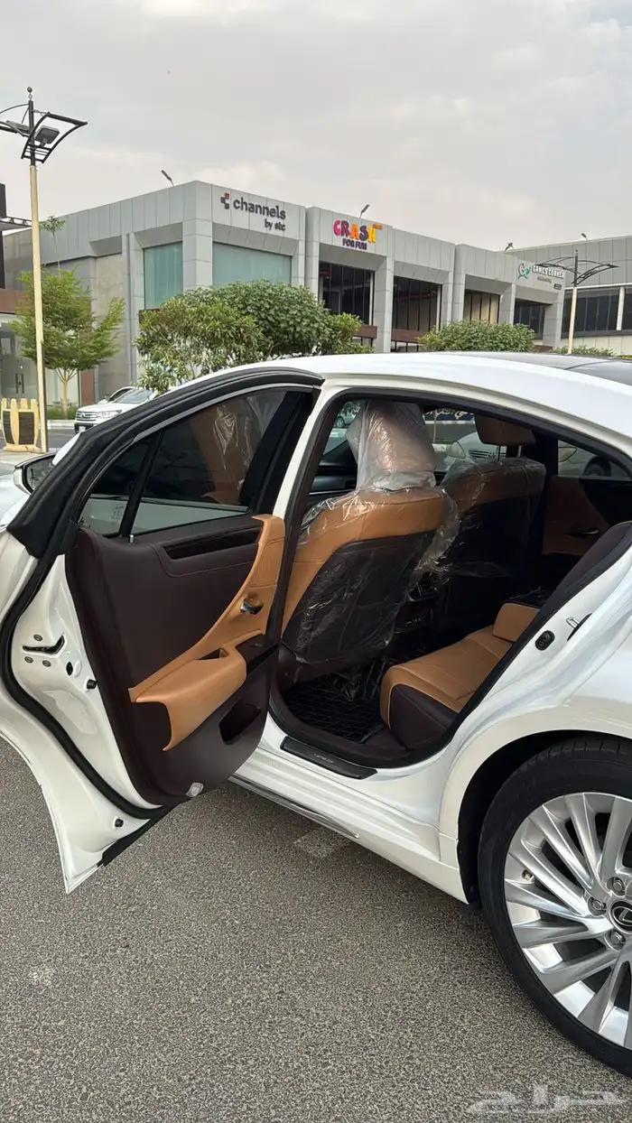 للبيع لكزس 2019 ES ( تم البيع ) 8