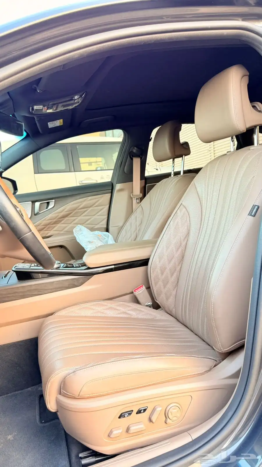 كيا k8 2022 ( بنزين v6) فل اوبشن بحالة الوكالة 11