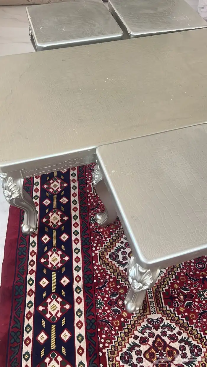 طاولة كبيرة واربع خدمة 1