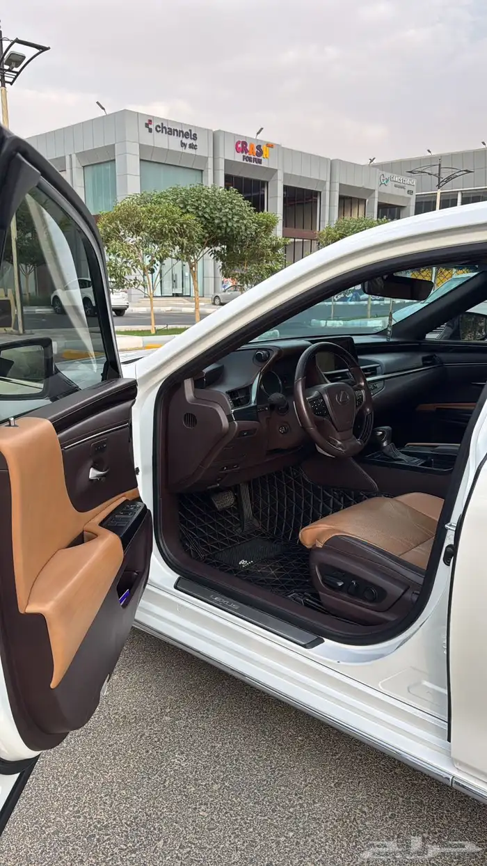 للبيع لكزس 2019 ES ( تم البيع ) 6