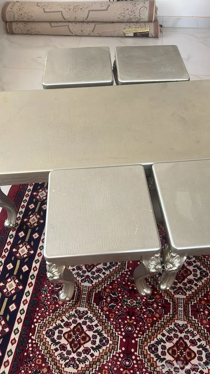 طاولة كبيرة واربع خدمة 2
