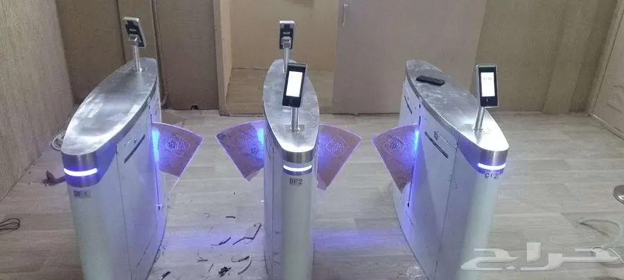 بوابة مرور أفراد بوابة دخول موظفين بوابات بصمة 0