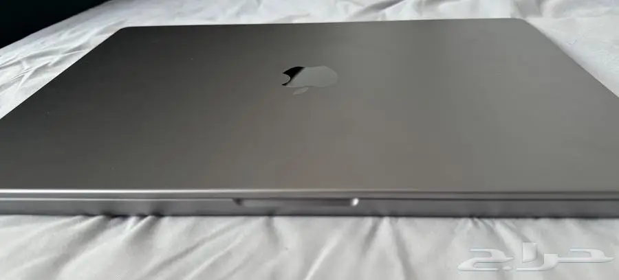 لاب توب macbook M1 pro 7